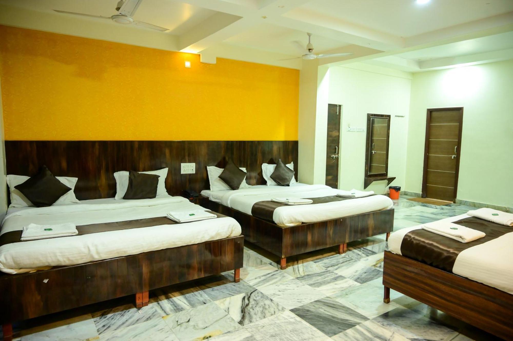 Hotel Sachidanand-Walkable Distance From Temple シルディ エクステリア 写真