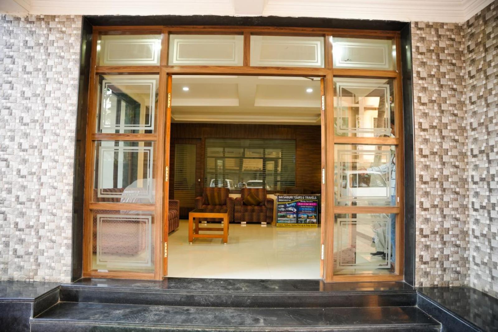Hotel Sachidanand シルディ エクステリア 写真