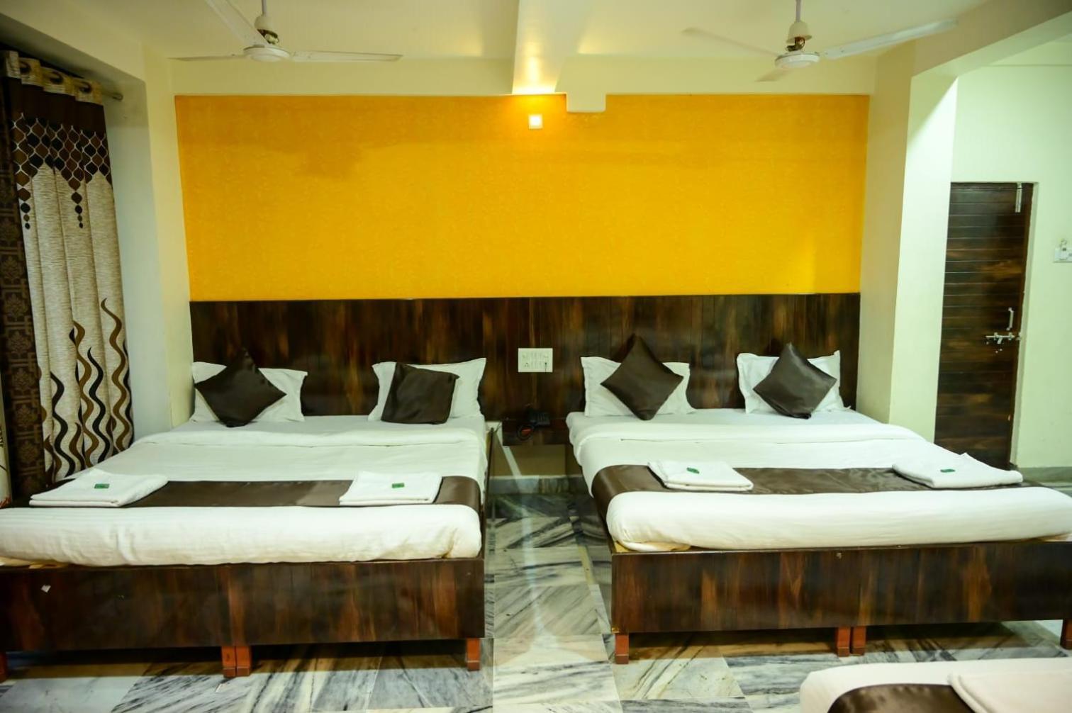 Hotel Sachidanand-Walkable Distance From Temple シルディ エクステリア 写真